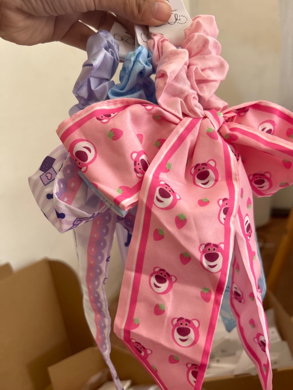 Scrunchie pita sanrio